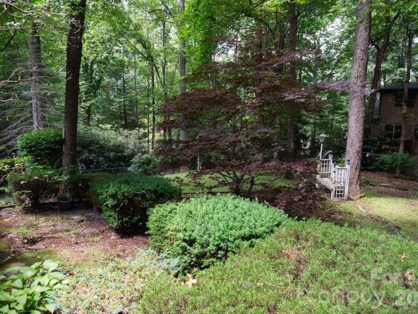104 Ash Drive, Maggie Valley, NC 28751.  MLS# CAR4402926, YatesRealty ID 49642. 