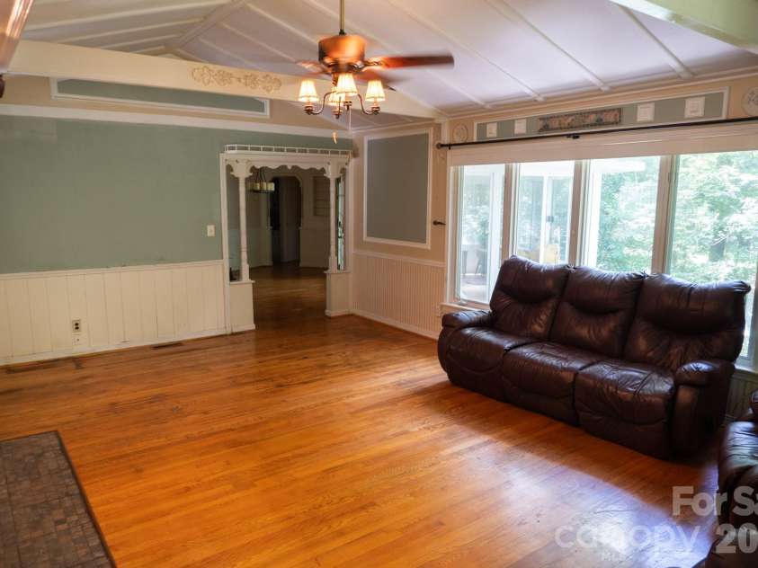 104 Ash Drive, Maggie Valley, NC 28751.  MLS# CAR4402926, YatesRealty ID 49642. 