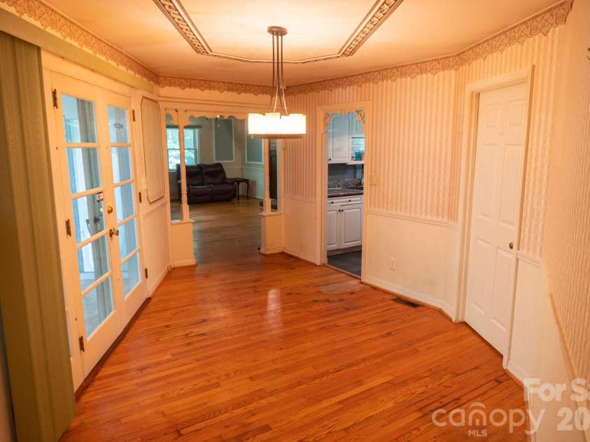 104 Ash Drive, Maggie Valley, NC 28751.  MLS# CAR4402926, YatesRealty ID 49642. Dining Room