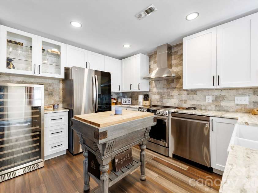 11532 Delores Ferguson Lane, Charlotte, NC 28277.  MLS# CAR4422595, YatesRealty ID 49643. 