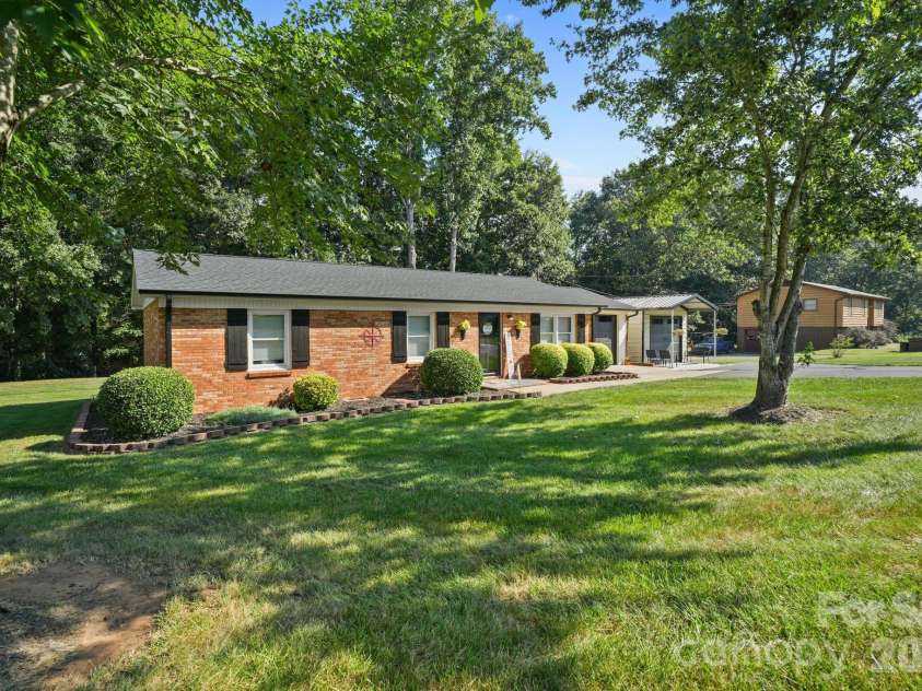 2428 Side Lane, Conover, NC 28613.  MLS# CAR4422751, YatesRealty ID 49648. 