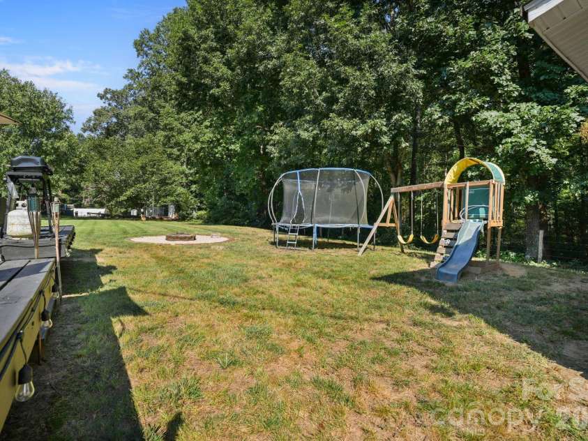 2428 Side Lane, Conover, NC 28613.  MLS# CAR4422751, YatesRealty ID 49648. 