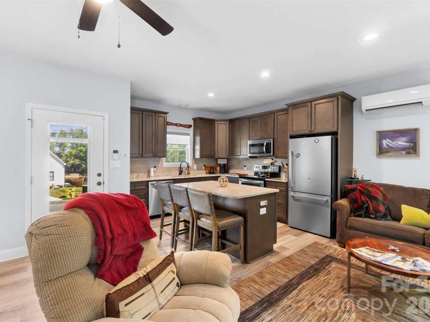 444 Shore Drive, Lexington, NC 27292.  MLS# CAR4422461, YatesRealty ID 49649. 
