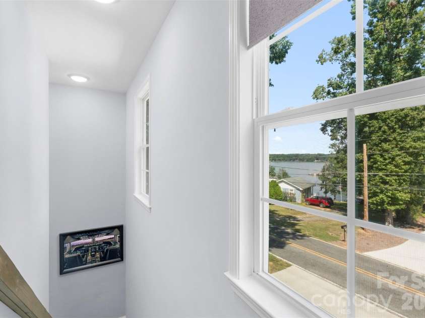 444 Shore Drive, Lexington, NC 27292.  MLS# CAR4422461, YatesRealty ID 49649. 