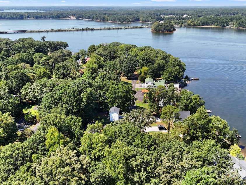 444 Shore Drive, Lexington, NC 27292.  MLS# CAR4422461, YatesRealty ID 49649. 