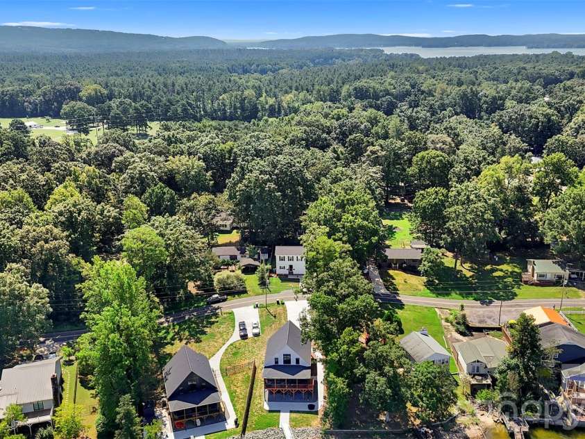 444 Shore Drive, Lexington, NC 27292.  MLS# CAR4422461, YatesRealty ID 49649. 