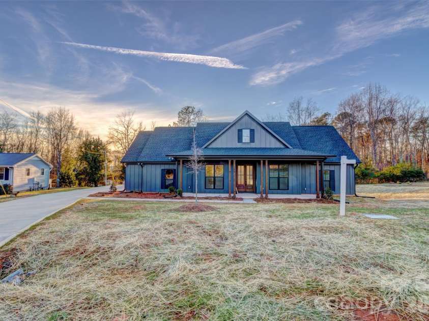 318 Harbor View Drive, Cherryville, NC 28021.  MLS# CAR4337982, YatesRealty ID 4965. 
