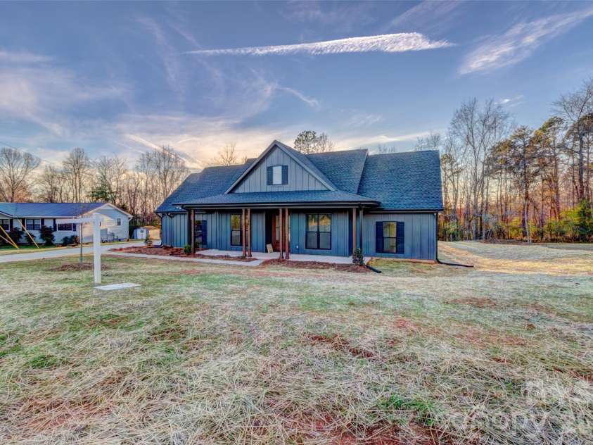 318 Harbor View Drive, Cherryville, NC 28021.  MLS# CAR4337982, YatesRealty ID 4965. 