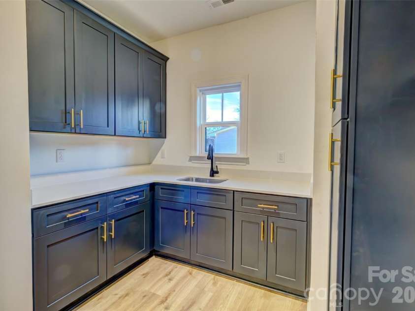 318 Harbor View Drive, Cherryville, NC 28021.  MLS# CAR4337982, YatesRealty ID 4965. 