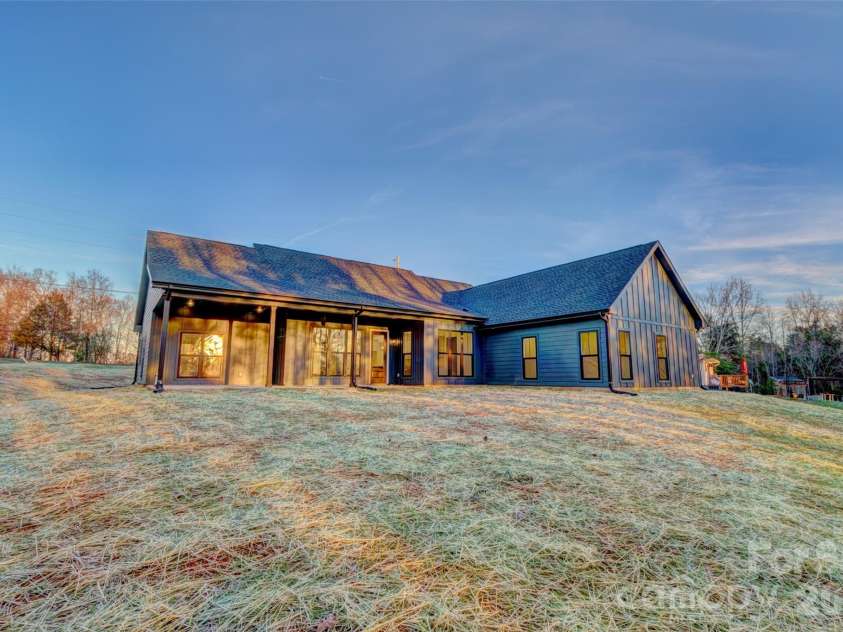 318 Harbor View Drive, Cherryville, NC 28021.  MLS# CAR4337982, YatesRealty ID 4965. 