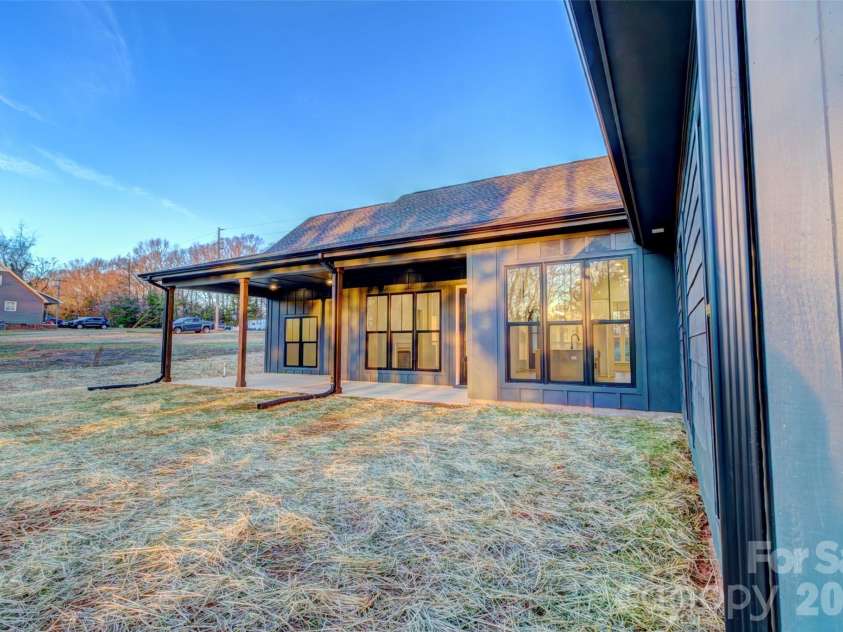 318 Harbor View Drive, Cherryville, NC 28021.  MLS# CAR4337982, YatesRealty ID 4965. 