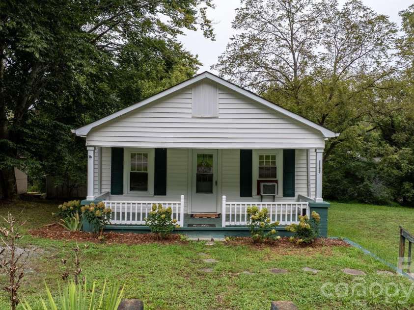 1124 Bradford Mountain Road, Lenoir, NC 28645.  MLS# CAR4421191, YatesRealty ID 49653. 