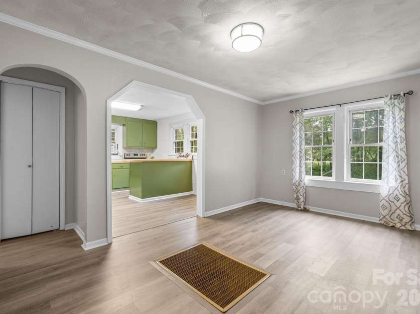 1124 Bradford Mountain Road, Lenoir, NC 28645.  MLS# CAR4421191, YatesRealty ID 49653. Flex space