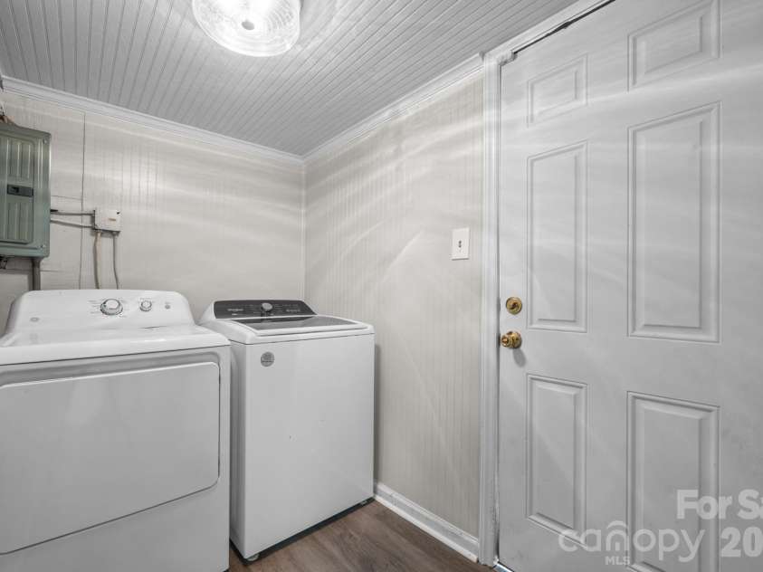1124 Bradford Mountain Road, Lenoir, NC 28645.  MLS# CAR4421191, YatesRealty ID 49653. Laundry Room