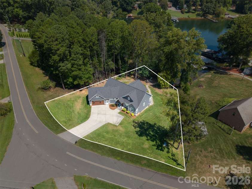 787 Morrison Farm Road, Troutman, NC 28166.  MLS# CAR4416410, YatesRealty ID 49657. Approximate Property Lines
