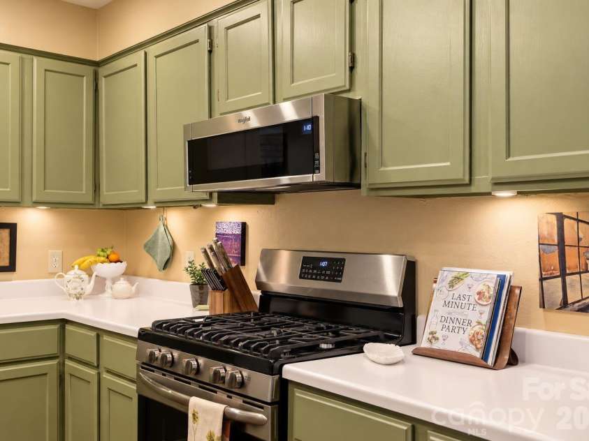 10 Lakemoor Lane, Laurel Park, NC 28739.  MLS# CAR4422222, YatesRealty ID 49659. 