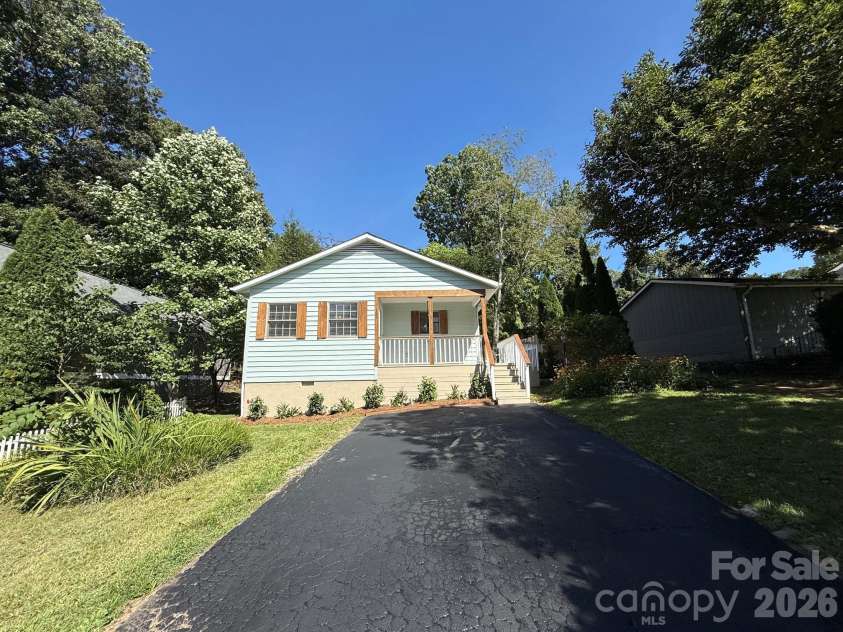 153 Locust Court, Arden, NC 28704.  MLS# CAR4422707, YatesRealty ID 49662. 