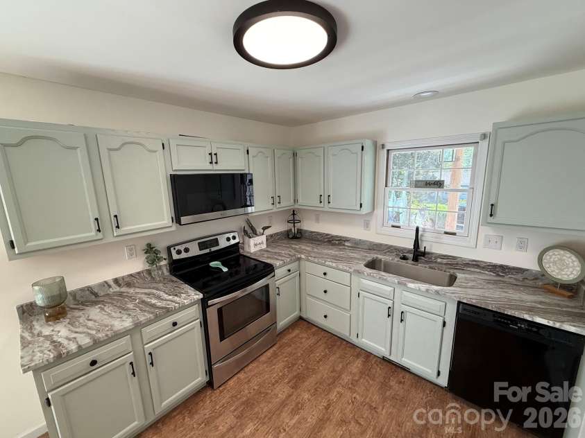 153 Locust Court, Arden, NC 28704.  MLS# CAR4422707, YatesRealty ID 49662. 