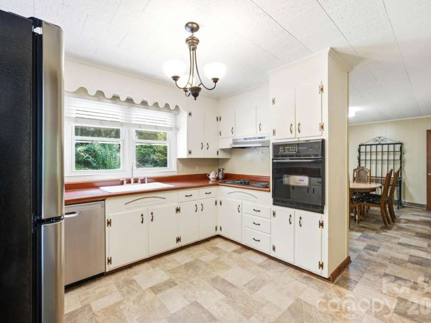 129 Old River Road, Marion, NC 28752.  MLS# CAR4401957, YatesRealty ID 49664. 