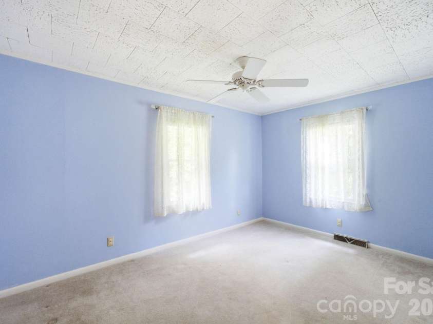129 Old River Road, Marion, NC 28752.  MLS# CAR4401957, YatesRealty ID 49664. 