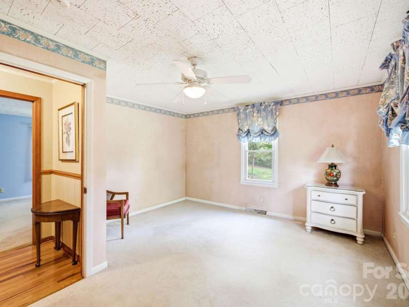 129 Old River Road, Marion, NC 28752.  MLS# CAR4401957, YatesRealty ID 49664. 