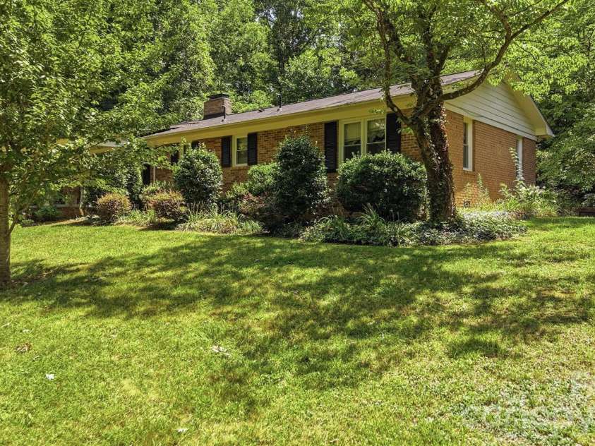 129 Old River Road, Marion, NC 28752.  MLS# CAR4401957, YatesRealty ID 49664. 