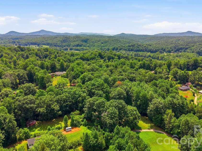 129 Old River Road, Marion, NC 28752.  MLS# CAR4401957, YatesRealty ID 49664. 