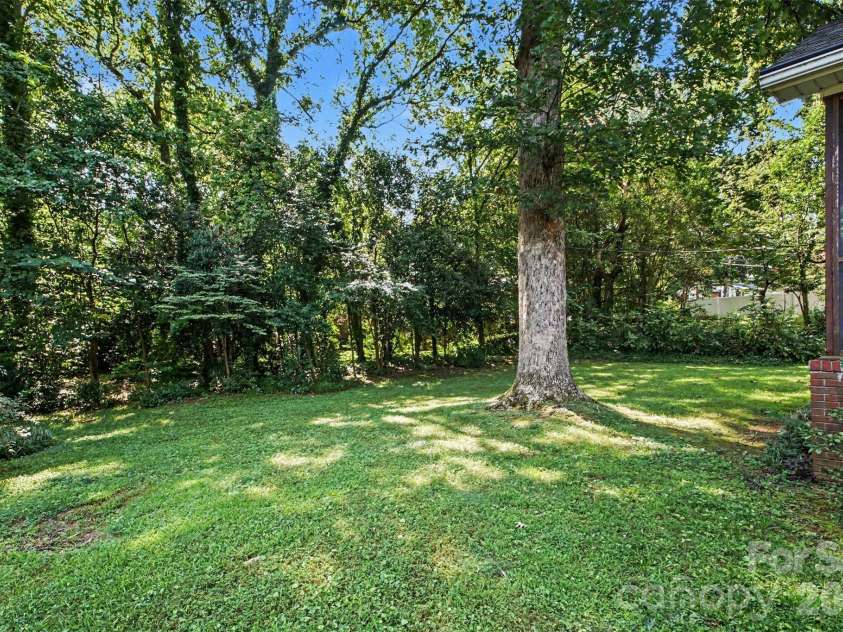 113 Brookshire Avenue, Kannapolis, NC 28083.  MLS# CAR4416740, YatesRealty ID 49665. The Back Yard is private and Level