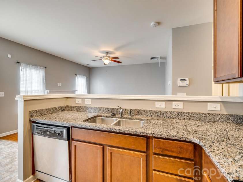 13815 Singleleaf Lane, Charlotte, NC 28278.  MLS# CAR4423018, YatesRealty ID 49668. 