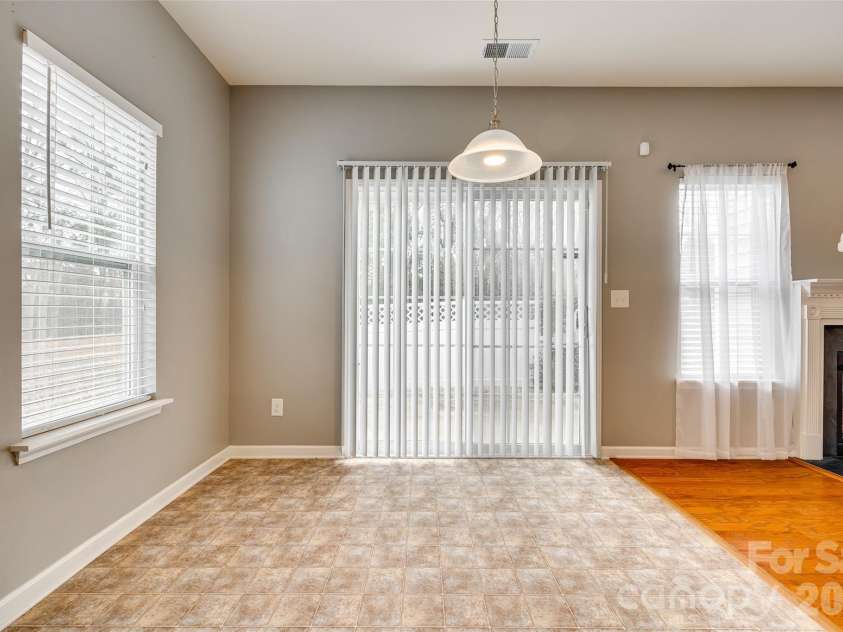 13815 Singleleaf Lane, Charlotte, NC 28278.  MLS# CAR4423018, YatesRealty ID 49668. 