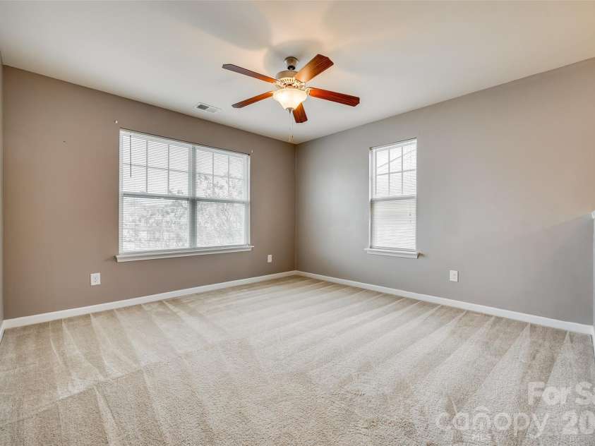13815 Singleleaf Lane, Charlotte, NC 28278.  MLS# CAR4423018, YatesRealty ID 49668. 