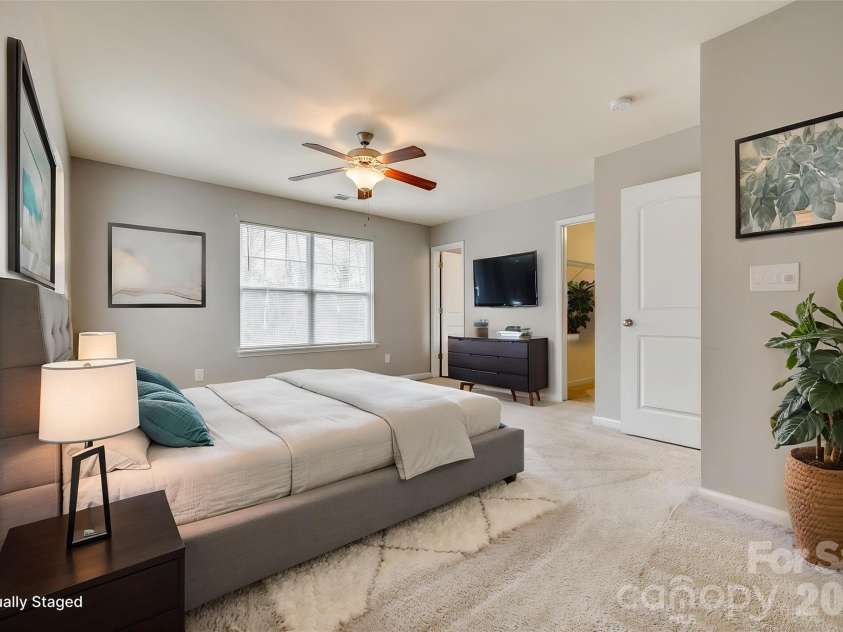 13815 Singleleaf Lane, Charlotte, NC 28278.  MLS# CAR4423018, YatesRealty ID 49668. 