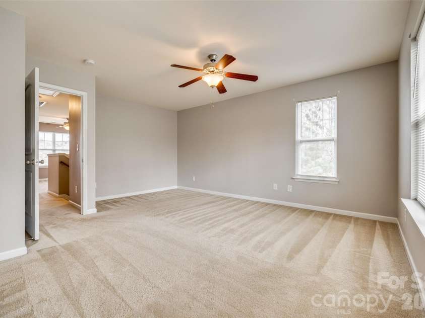13815 Singleleaf Lane, Charlotte, NC 28278.  MLS# CAR4423018, YatesRealty ID 49668. 