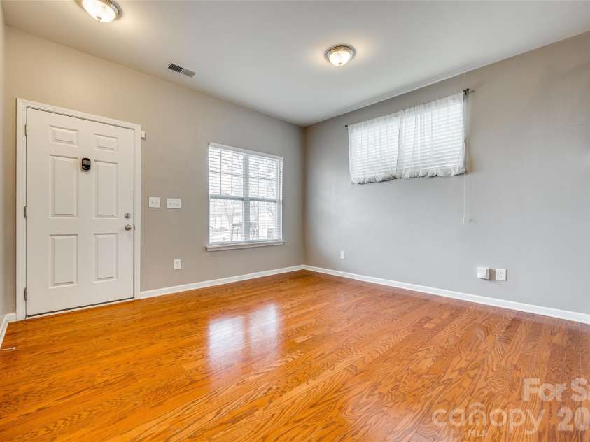 13815 Singleleaf Lane, Charlotte, NC 28278.  MLS# CAR4423018, YatesRealty ID 49668. 