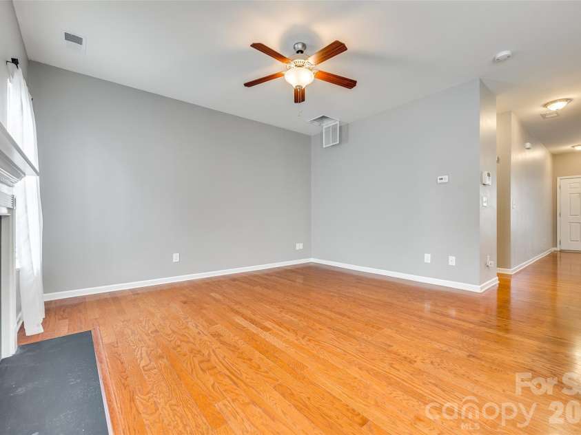 13815 Singleleaf Lane, Charlotte, NC 28278.  MLS# CAR4423018, YatesRealty ID 49668. 
