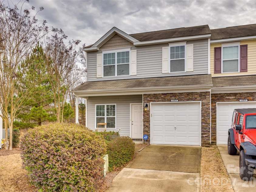 13815 Singleleaf Lane, Charlotte, NC 28278.  MLS# CAR4423018, YatesRealty ID 49668. 