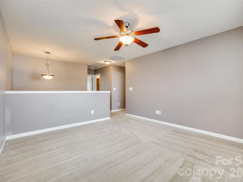 13815 Singleleaf Lane, Charlotte, NC 28278.  MLS# CAR4423018, YatesRealty ID 49668. 