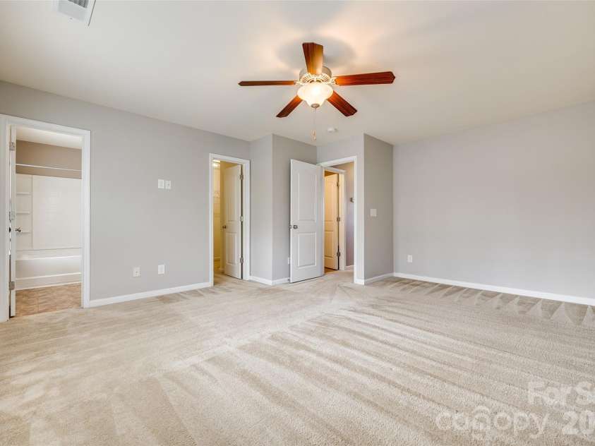 13815 Singleleaf Lane, Charlotte, NC 28278.  MLS# CAR4423018, YatesRealty ID 49668. 