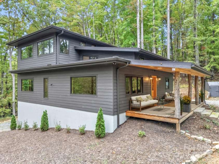 584 Springbrook Lane, Brevard, NC 28712.  MLS# CAR4308876, YatesRealty ID 4967. 