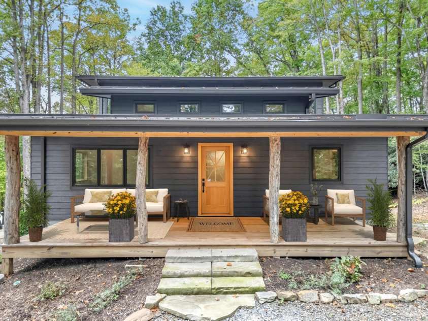 584 Springbrook Lane, Brevard, NC 28712.  MLS# CAR4308876, YatesRealty ID 4967. 