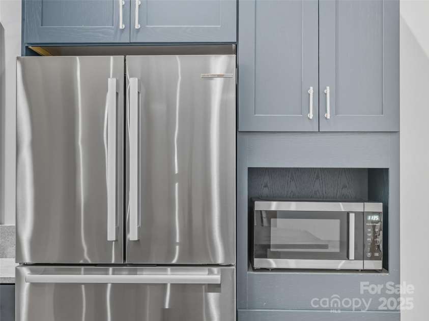 584 Springbrook Lane, Brevard, NC 28712.  MLS# CAR4308876, YatesRealty ID 4967. Custom cabinets