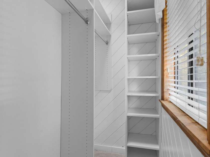 977 Morning Ride Drive, Columbus, NC 28722.  MLS# CAR4419017, YatesRealty ID 49673. Primary Walk-in Closet