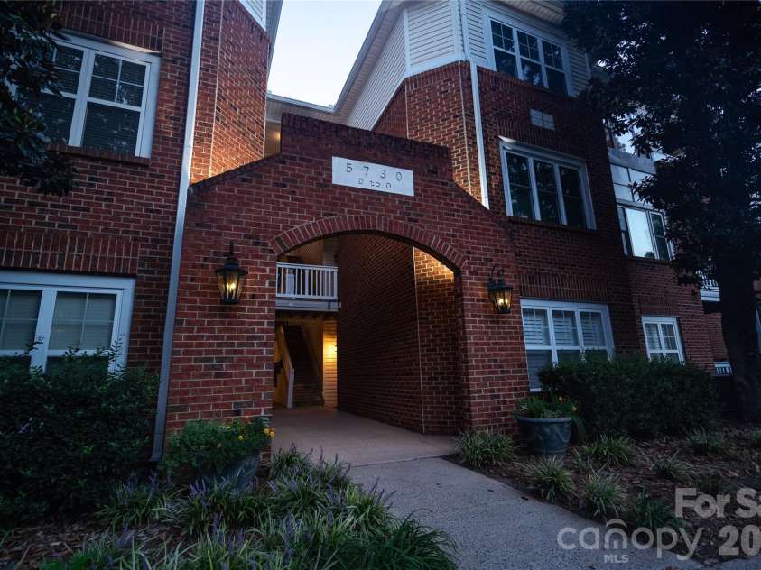 5730 Closeburn Road, Charlotte, NC 28210.  MLS# CAR4410576, YatesRealty ID 49674. 