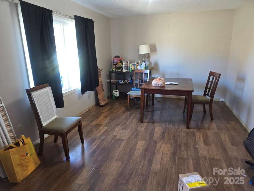 1708 Caromar Place, Concord, NC 28027.  MLS# CAR4324969, YatesRealty ID 49678. Living room