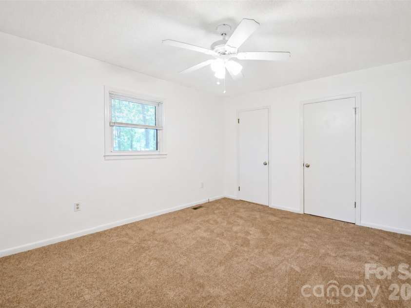 2281 Munsen Road, Concord, NC 28025.  MLS# CAR4422449, YatesRealty ID 49679. Primary w-1/2 bath