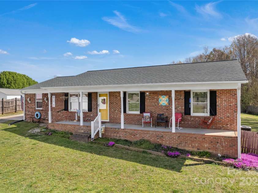 109 Connor Court, Kings Mountain, NC 28086.  MLS# CAR4242812, YatesRealty ID 4968. 