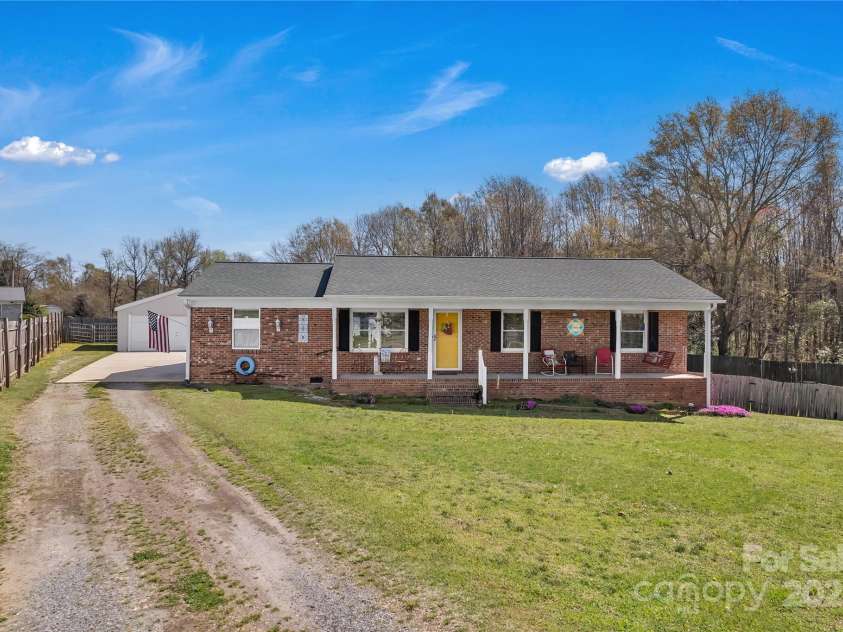 109 Connor Court, Kings Mountain, NC 28086.  MLS# CAR4242812, YatesRealty ID 4968. 