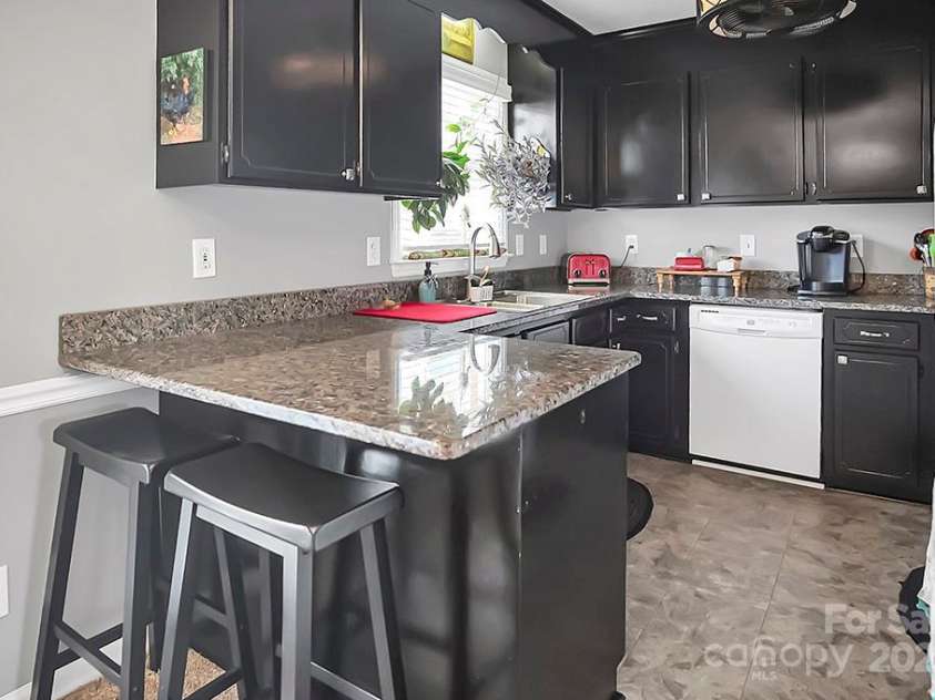 109 Connor Court, Kings Mountain, NC 28086.  MLS# CAR4242812, YatesRealty ID 4968. 