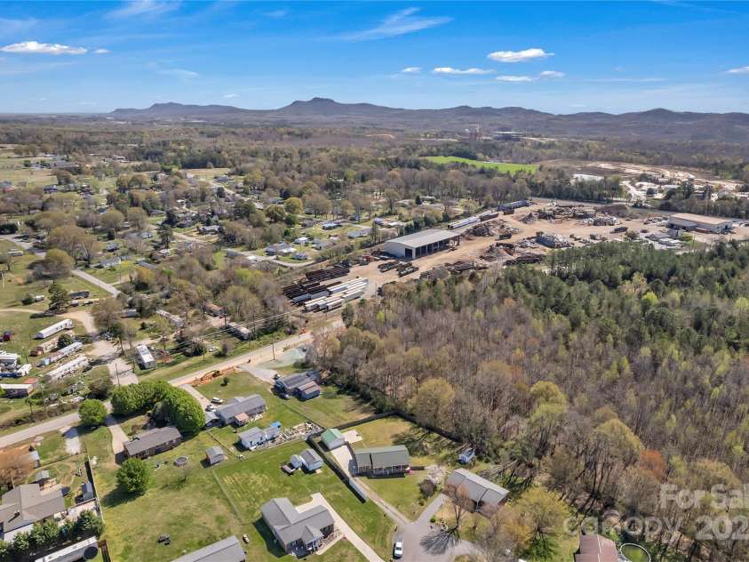 109 Connor Court, Kings Mountain, NC 28086.  MLS# CAR4242812, YatesRealty ID 4968. 