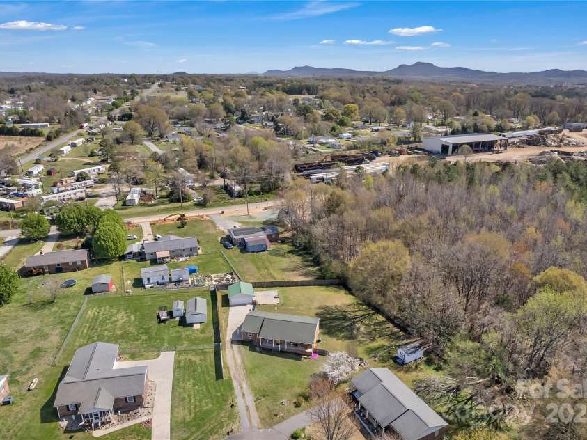 109 Connor Court, Kings Mountain, NC 28086.  MLS# CAR4242812, YatesRealty ID 4968. 